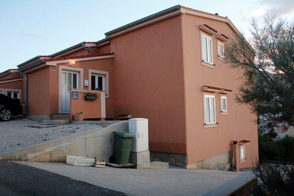 Apartmani Zeljko Metajna Exterior foto