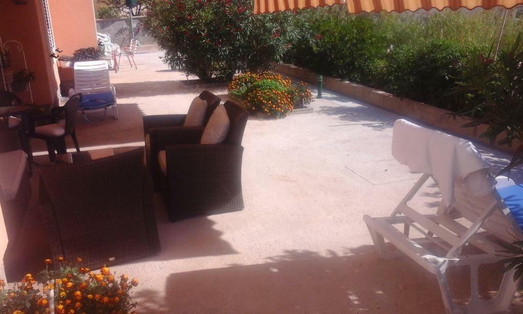 Apartmani Zeljko Metajna Exterior foto